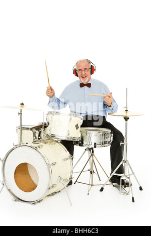 Senior uomo suonare le percussioni. Foto Stock