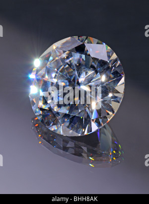 Round-cut diamante (lab-creato cubic zirconia) Foto Stock