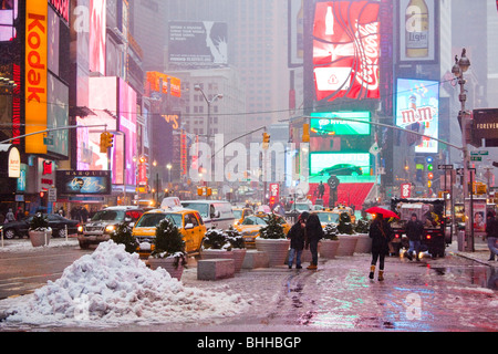 Nevicava in Times Square a New York City Foto Stock