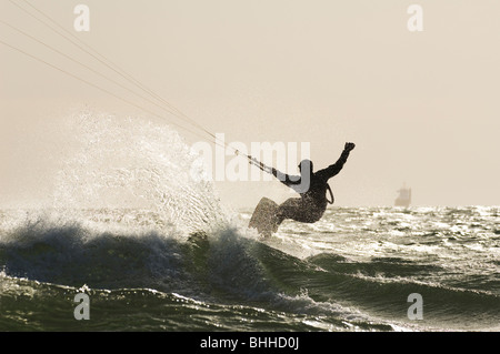 Un kitesurfer umido, Svezia. Foto Stock