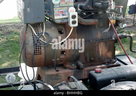 Il vecchio impianto di potenza elettrico al motore di antiquariato mostra Foto Stock