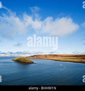 Isola di Tulm e Tulm bay, Duntulm, Trotternish, Isola di Skye in Scozia Foto Stock