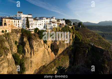 Case sopra El Tajo Gorge, Ronda, Malaga, Andalusia, Spagna Foto Stock