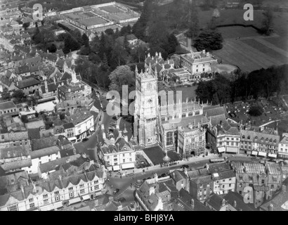 La chiesa di San Giovanni Battista, Cirencester Gloucestershire, 1952. Artista: Harold Wingham Foto Stock