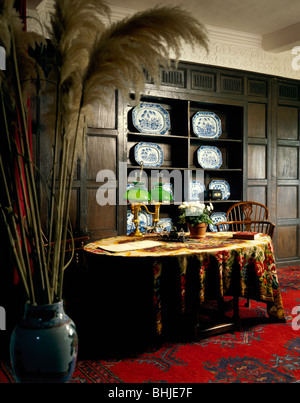 La sala da pranzo e salotto, Boscobel House, Shropshire, 1988. Artista: sconosciuto Foto Stock