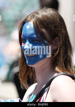 Ventola femmina con il suo volto dipinto con la bandiera australiana, Tennis, Australian Open 2010, Grand Slam torneo, Melbourne Park, Foto Stock