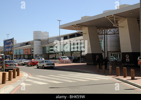 Aeroporto Internazionale di Città del Capo Sud Africa esterno degli arrivi internazionali dell'edificio del terminal. Foto Stock