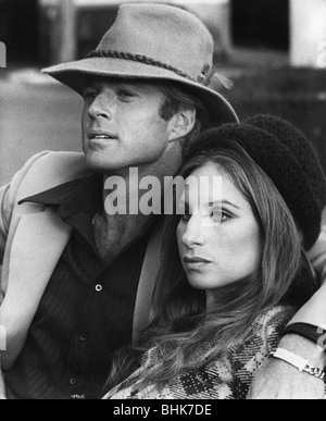 Barbara Streisand (1942-), cantante ed attrice con Robert Redford (1937-), 1973. Artista: sconosciuto Foto Stock