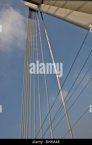 Ponte sul fiume Po, la rete ferroviaria ad alta velocità, San Rocco al Porto, Valle Po, Italia Foto Stock