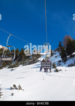 Seggiovia in cima alla Rofanseilbahn, Maurach, Lago Achensee, Tirolo, Austria Foto Stock