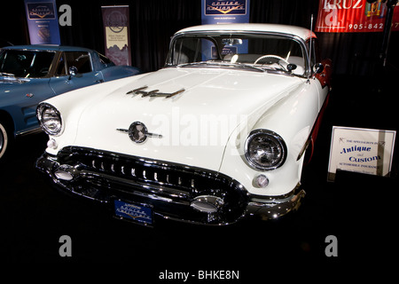 Nel 1955 la Oldsmobile 98 Holiday 4 porte hardtop Foto Stock