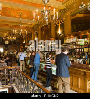 Brasileira Cafe Chiado Lisbona Cafe/Bar Portogallo Foto Stock