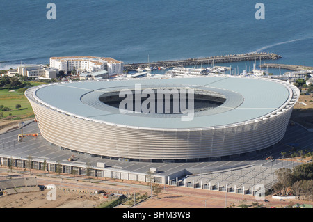 Stadio Green Point di Città del Capo Sud Africa sede per la Coppa del Mondo 2010 cancelli di ingresso e la strada di accesso e Granger Bay Harbor Foto Stock