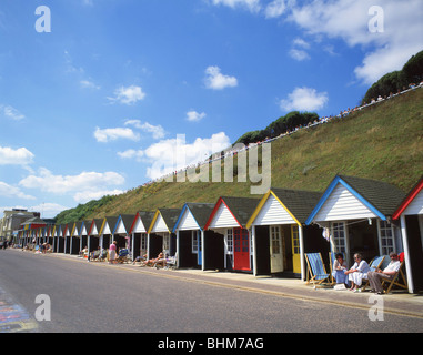 Pittoresca spiaggia di capanne sulla promenade, Bournemouth Dorset, England, Regno Unito Foto Stock