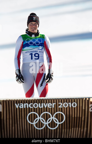 Andrea Fischbacher (AUT), medaglia d'oro nel femminile Sci Alpino Super G evento presso il 2010 Giochi Olimpici Invernali Foto Stock