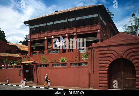 Dutch Colonial Mansion o architettura coloniale (C17/18th), ora Museo Islamico, nella Città Vecchia o quartiere storico di Melaka o Malacca, Malesia Foto Stock