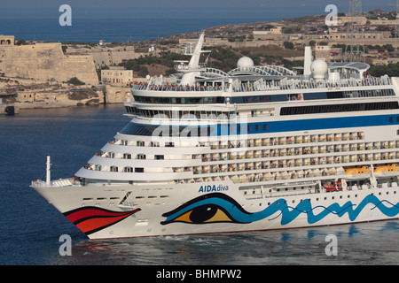 La nave da crociera aidadiva in malta il Grand Harbour Foto Stock