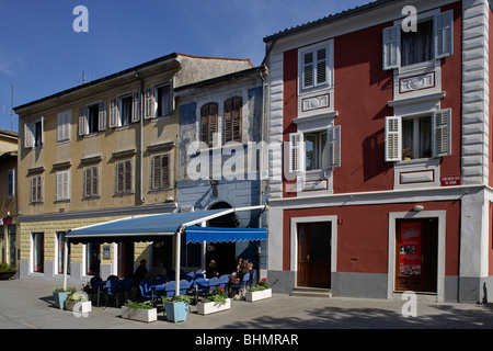 Izola,Isola,città vecchia,case tipiche,stile italiano,Slovenia Foto Stock