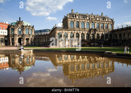 Corte interna della Staatliche Kunstsammlungen Dresden Gemaldegalerie Alte Meister nella Dresdner Zwinger Museum . Con vista Foto Stock