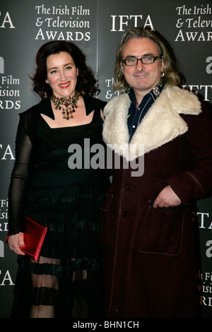 Maria Doyle Kennedy e il marito Kieran Kennedy al 7° Irish Film e Televisione Awards Foto Stock