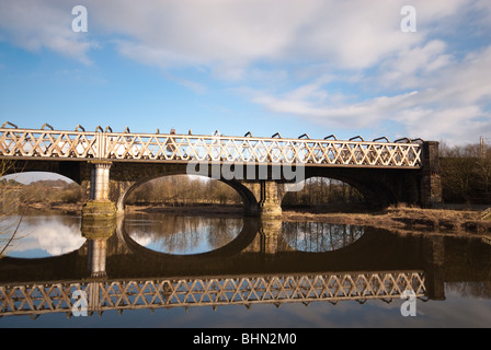 Ponte Ferroviario sul fiume Ribble Preston Lancashire Foto Stock