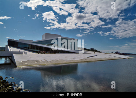 Geografia / viaggi, Norvegia, Oslo, opera house, costruita: 2003 -2008 da Snohetta, Additional-Rights-Clearance-Info-Not-Available Foto Stock