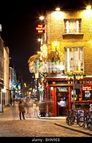 Temple Bar di notte. Dublino. L'Irlanda. Foto Stock