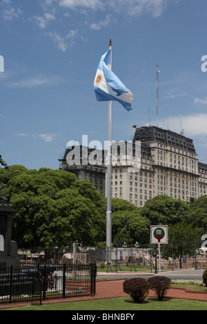 Grande bandiera argentina volare al di sopra plazoleto 11 junio Repubblica argentina america del sud Foto Stock