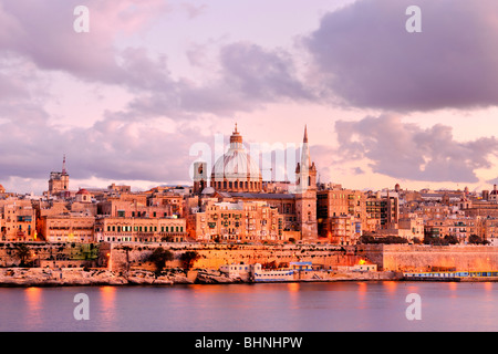 La Valletta chiesa carmelitana guglia a cupola Foto Stock