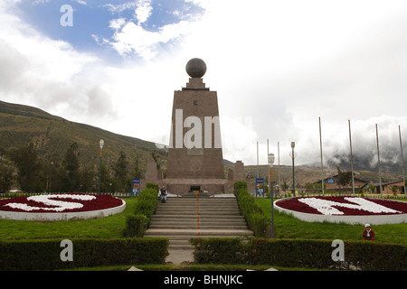 Mitad del Mundo Equatorial Monument vicino a Quito, Ecuador Foto Stock