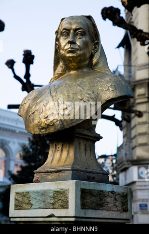 Statua della regina Victoria in Aix les Bains sulla riva del Lac du Bourget (Lago di Bourget), in Savoia (Savoia) Dipartimento della Francia. Foto Stock