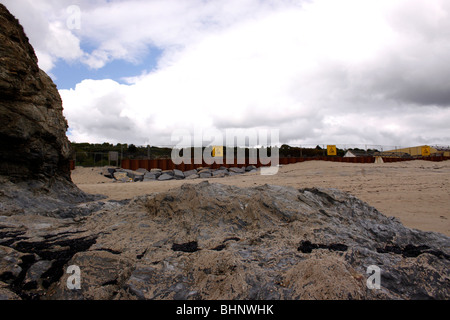 EDIFICIO SULLA SPIAGGIA DI CARLYON BAY. CORNOVAGLIA REGNO UNITO. 2009 Foto Stock