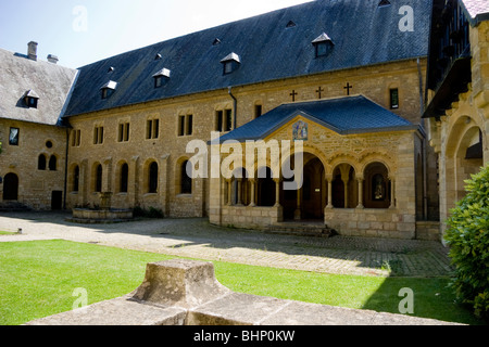 Parte dell'entrata di Nostra Signora della Abbazia di Orval, Belgio Foto Stock