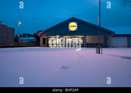 Il negozio Lidl in St Austell durante il 2010 tempesta di neve. Foto Stock