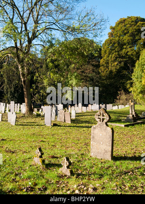 Il cimitero di St James's Chiesa nel villaggio di Woolsthorpe dal Belvoir, Lincolnshire England Regno Unito Foto Stock