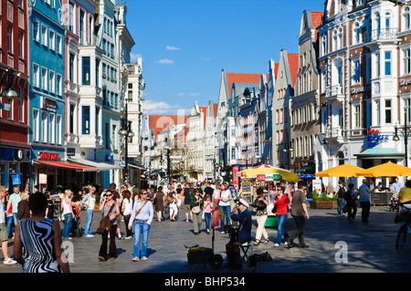Shopping street Kroepeliner Strasse, città vecchia, Rostock, Meclemburgopomerania Occidentale, Germania Foto Stock