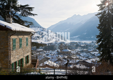 Vista sulla storica città termale di Bormio, Italia Foto Stock