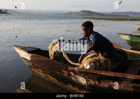 Preparazione per la pesca in lago di Awasa in Etiopia. Foto Stock