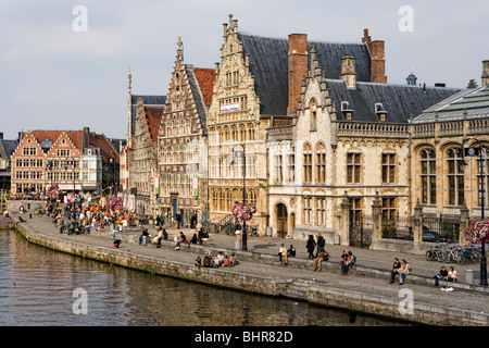 Le case delle corporazioni alla Graslei quayside in Gand, Fiandre, in Belgio, Europa Foto Stock