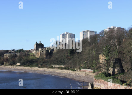 Ravenscraig castello e blocchi a torre kirkcaldy fife scozia gennaio 2010 Foto Stock