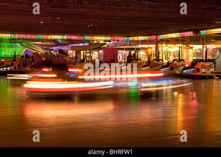 Dartmouth Regatta mostra Dodgem Ride al Fairground, Devon, Inghilterra, Regno Unito Foto Stock