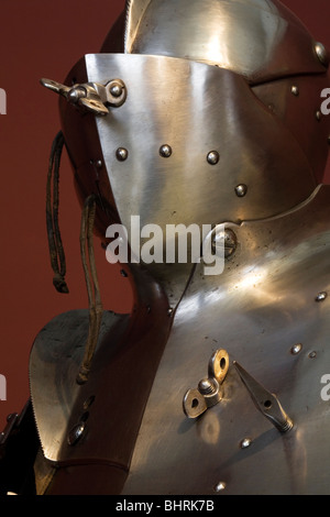 Medievale classica tuta piena di Armor. Foto Stock