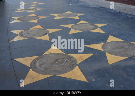 Stelle con i nomi di famosi giocatori al di fuori della Alberto J Armando la bombonera Stadium casa atletico Boca Juniors Foto Stock