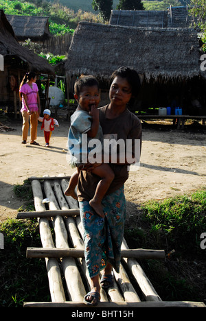 Karen del rifugiato , umpium Refugee Camp(thai confine birmano) , a sud di Mae Sot , provincia di Tak , a nord della Thailandia Foto Stock