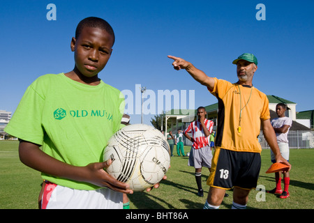 Pullman di istruire i giocatori di Old Mutual Accademia di calcio, Cape Town, Sud Africa Foto Stock