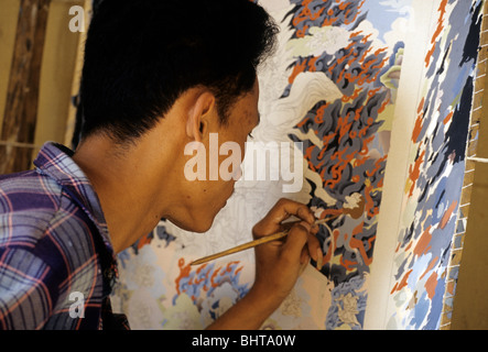 Thangka (tibetano pittura su seta) negli artisti' shop nel Patrimonio Mondiale UNESCO città di Bhaktapur- valle di Kathmandu, Nepal. Foto Stock