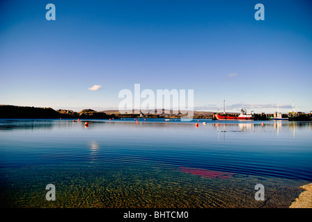 Vista del porto di Burtonport County Donegal Irlanda una volta un fiorente porto di pesca Foto Stock