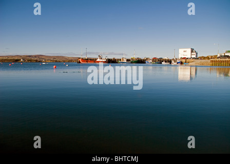 Vista di Burtonport County Donegal Irlanda una volta un fiorente porto di pesca irlandese sulla costa atlantica occidentale Foto Stock