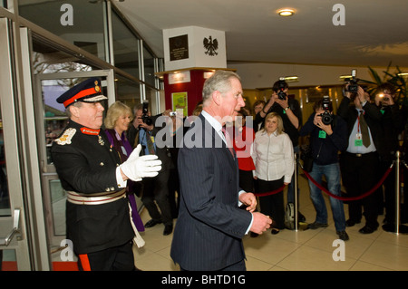 S.a.r. il Principe del Galles e Duches di York Visita, POSK, Hammersmith, Londra, Regno Unito, 24.02.2010 Foto Stock