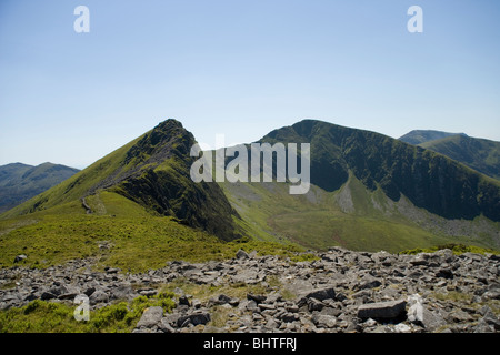 Nantlle cresta sopra il villaggio di Rhyd Ddu in Snowdonia Foto Stock